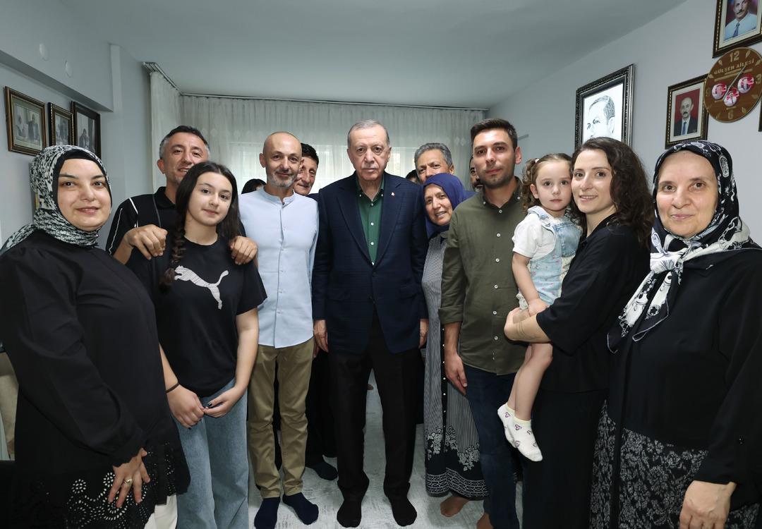 Başkan Erdoğan 15 Temmuz'da şehit ailelerini ziyaret etti